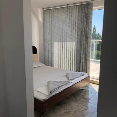 Cherno Apartment Nesebar