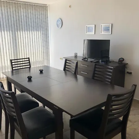 Cherno Apartment Nesebar