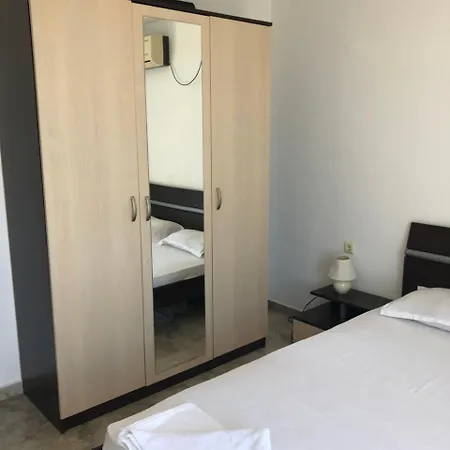 Cherno Apartament *